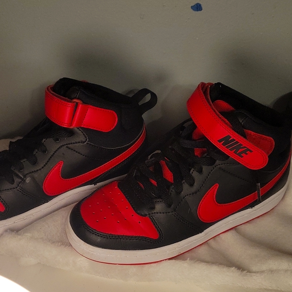 NIKE Court Borough MID 2 GS red